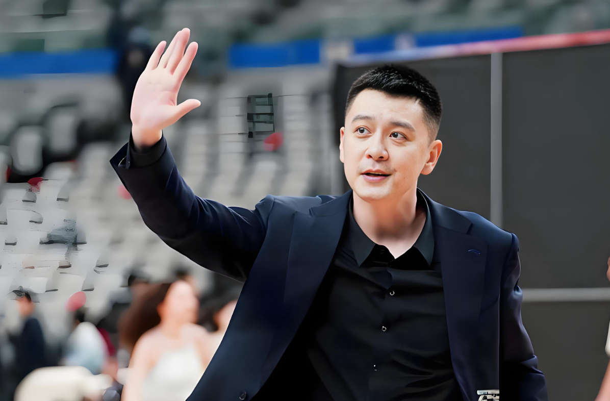 九游下载中心-不是胡金秋，不是赵继伟！杨鸣点赞男篮3人，是赢球的关键
