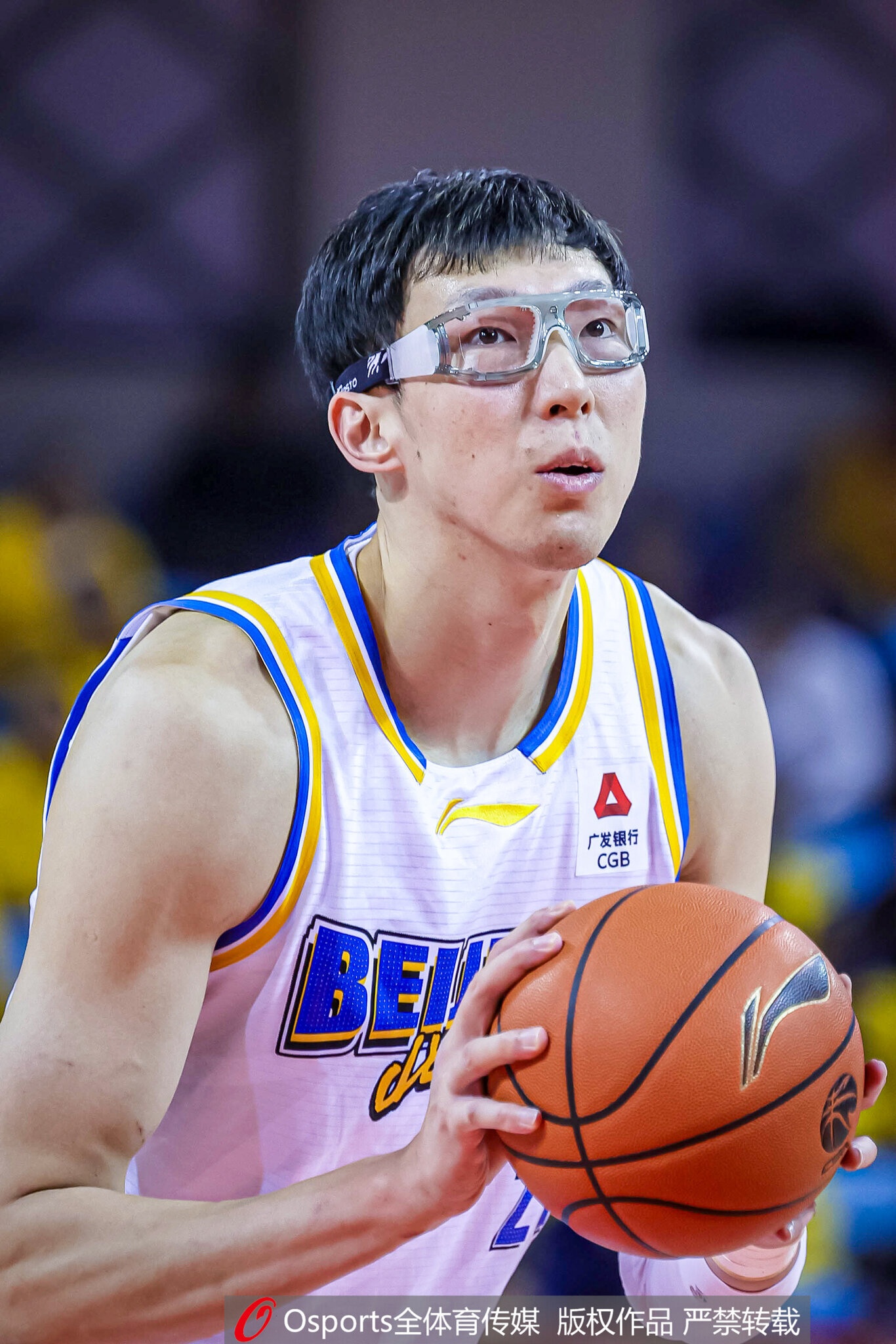 九游下载中心-状态不佳但好在赢了！周琦7罚1中&amp;运动战3中1 仅得3分9板1帽